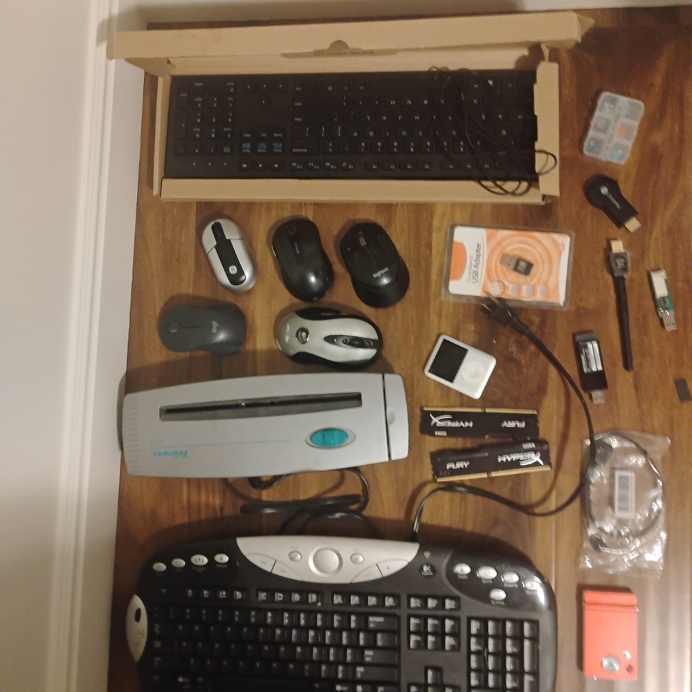 Random computer stuff - Picture 10 of 13